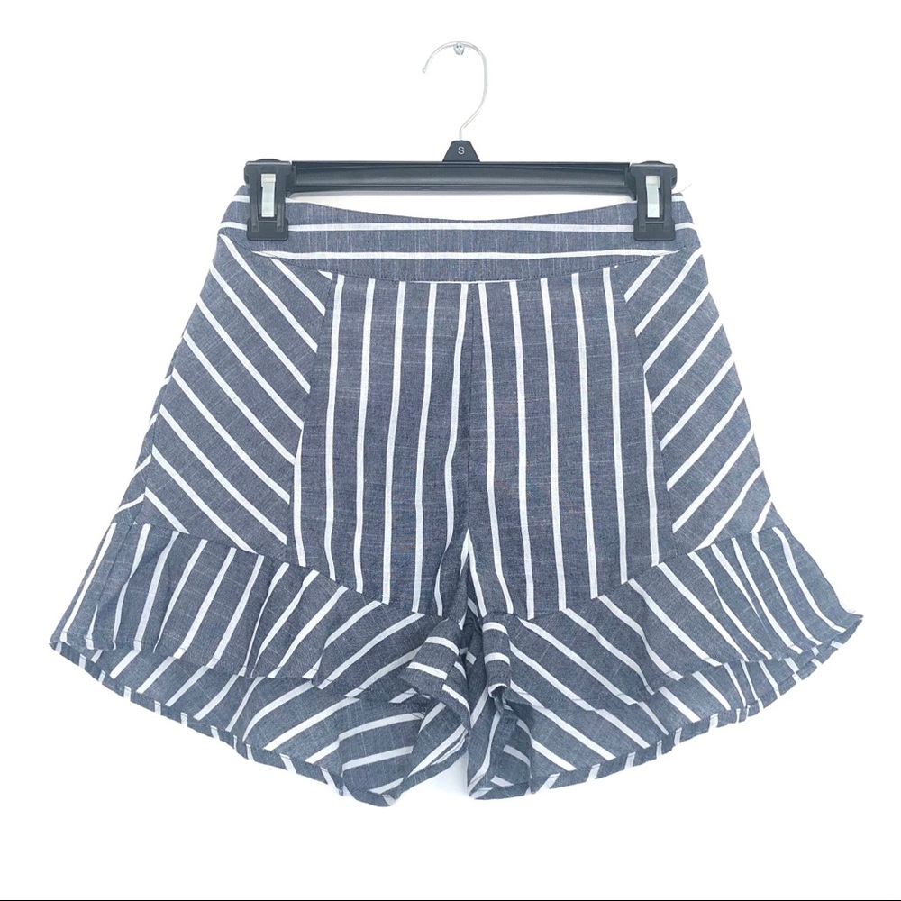 Lydelle Ruffle Hem Shorts Blue & White Size S